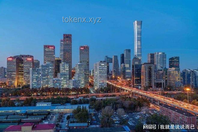 **高考结束走出校门：不同心态与规划下的多元人生路径对比**